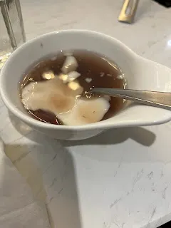 就算都沒有好機會可以出手，那也是一種獲利，小虧和不出手都可以說是賺。像是有一個劇本是原本在等待股價上漲以獲利了結，結果等到下午一點過後，股價不漲反跌，原本的獲利不見了，反而落得虧損作收，如果本金不足的投資人，還得要賣股籌措現金才行。