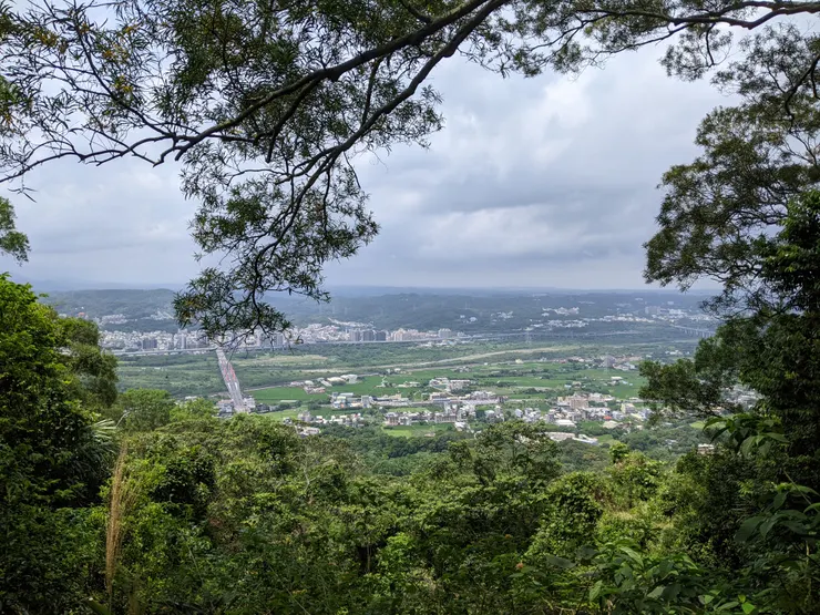 大哥說天氣晴朗時，可以眺望到海洋呢！