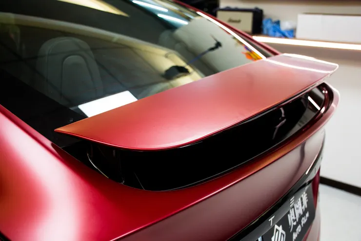 台南奧圖菲汽車包膜推薦|高評價實力店!車體貼膜手路細膩|犀牛