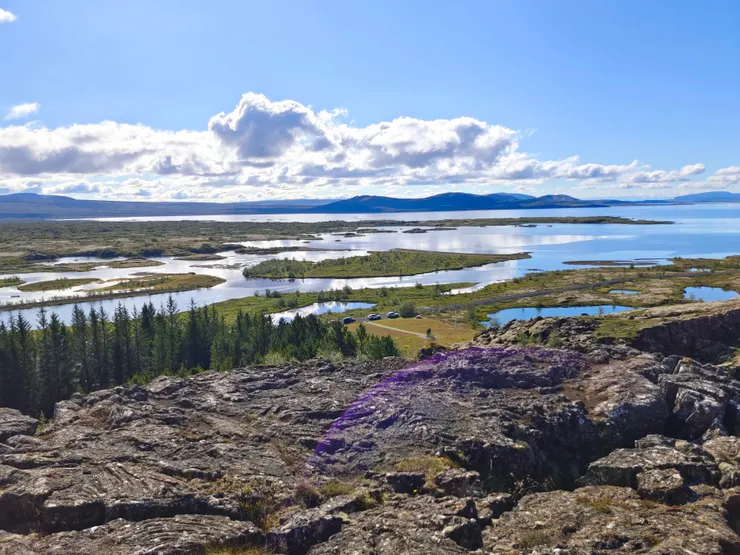 冰島辛格韋德利國家公園,於2004年登錄為世界文化遺產。此處為世界最早的議會所在地之一,亦為冰島脫離丹麥獨立的宣布處。