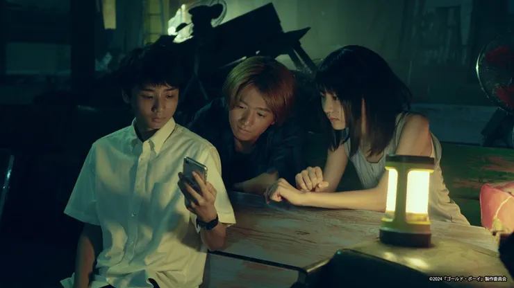 《黃金少年》明明主打三名小孩，到頭來戲份集中於羽村仁成（左）及星乃安娜（右），前出燿志（中）幾乎被遺忘。