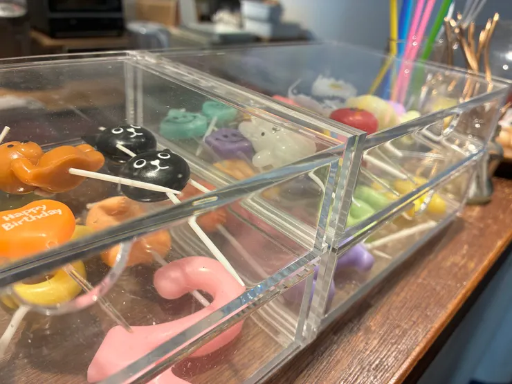 蛋糕用的蠟燭也充滿童趣!好可愛!