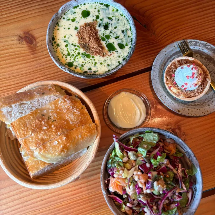 在法羅群島的最後一餐，Fiskastykkið // Úti á Gjógv，魚湯很好喝