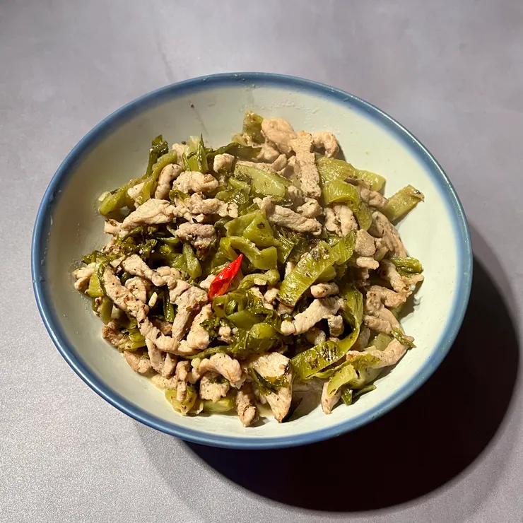 最後炒起來會帶點湯汁，但不會有種一堆湯湯水水的感覺，因此水量就再自行拿捏囉