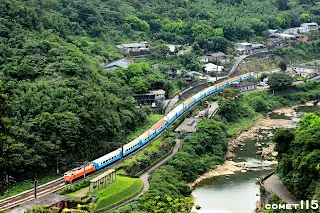 在我拿起相機後，復興號成了西部看不到的地域特色