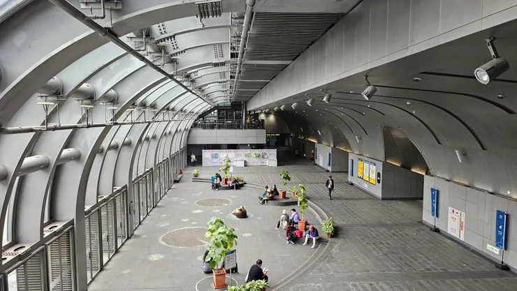 大安森林公園捷運站頗有國外車站的時髦設計感!