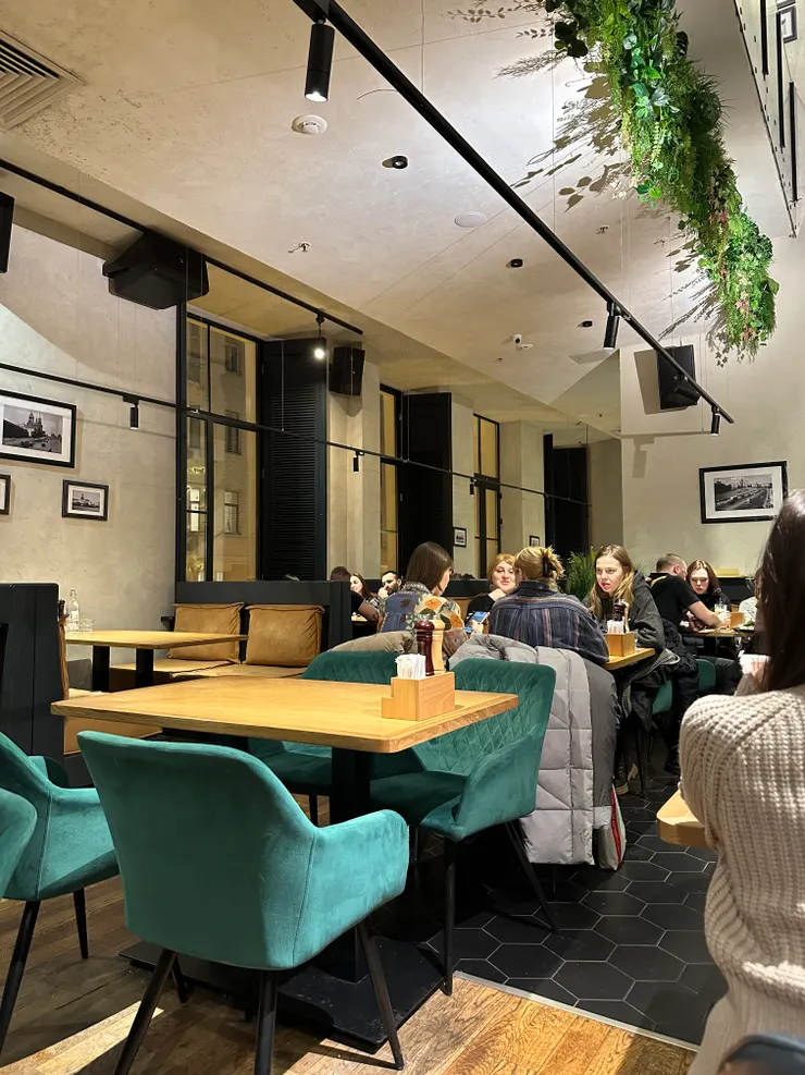 馬上就會被填滿的空桌！