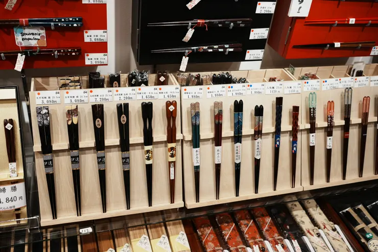 每雙筷子的圖樣都很精緻