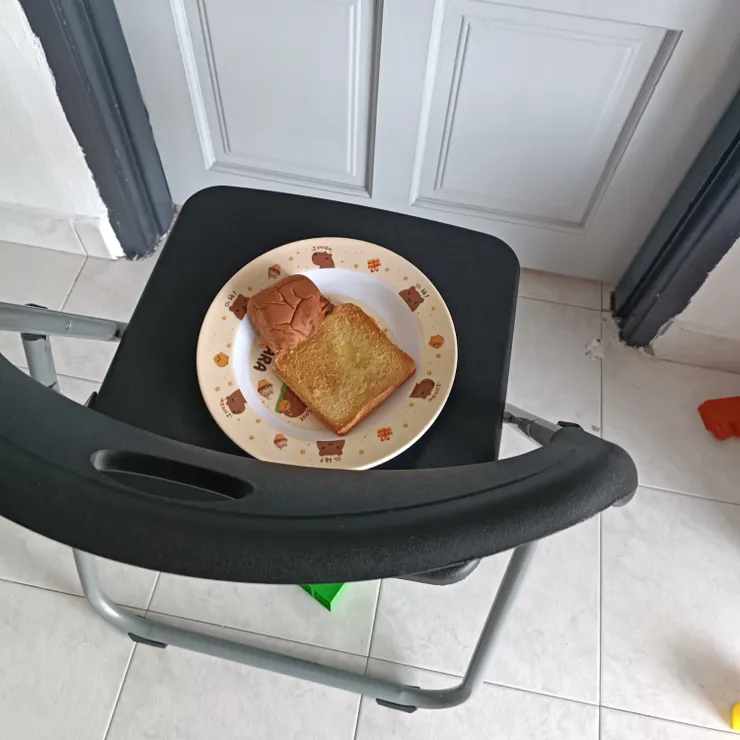 傳遞食物的椅子