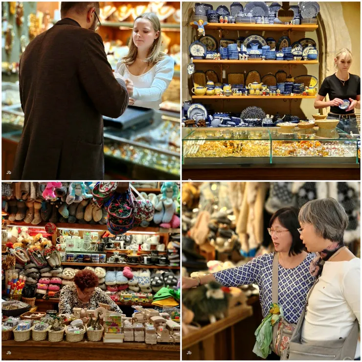 【紡織會館一樓各式攤位。】