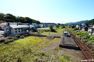 昔日為三菱炭礦重要編組站的清水沢，如今僅剩一股正線