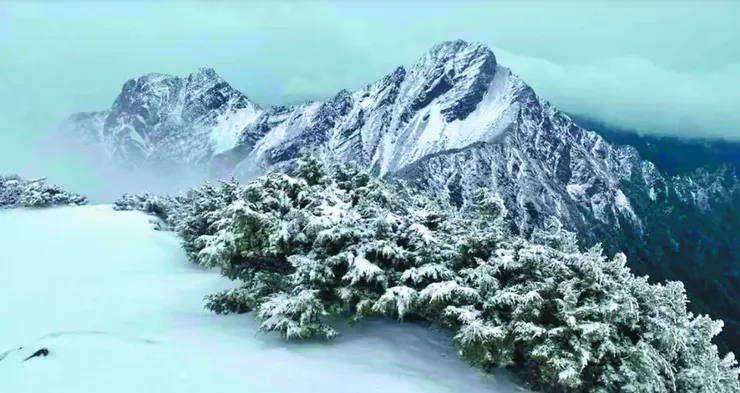 玉山雪景