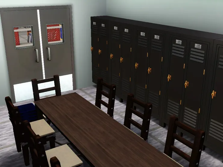 員工休息室有張又大又長的桌子。員工就在這裏吃飯，有時趴在桌上休息。每月員工生日會便會放滿食物。