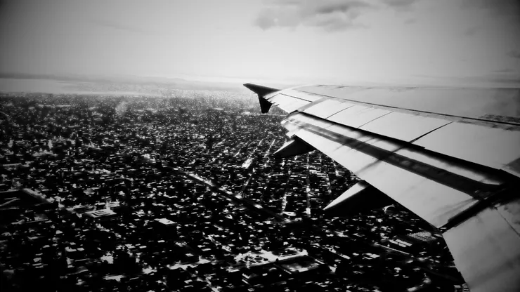 飛機上寫的， 不是日記。  是怕萬一來不及， 還有一句話沒說完。  我希望， 活著的人，都能好好活著。