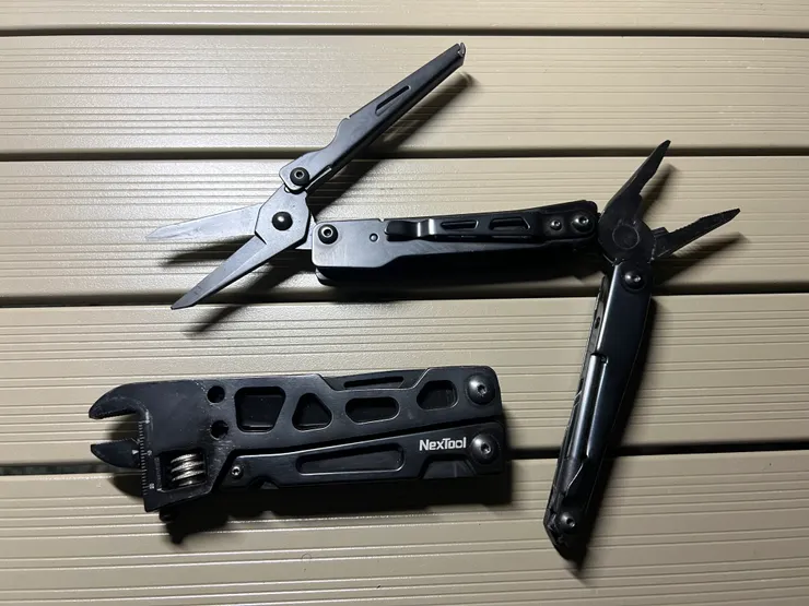 隨身攜帶多功能工具組