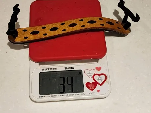 肩墊沒有碰到桌子喔。