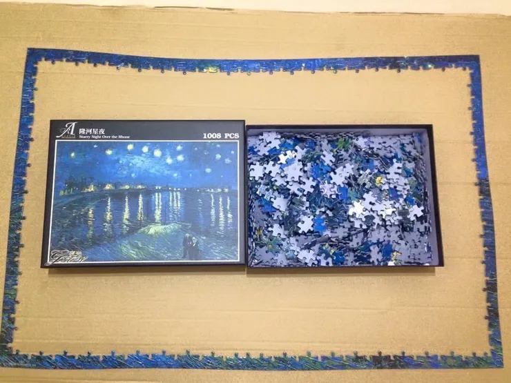 大紙板得司!!!還有上蓋喔~很方便 XD