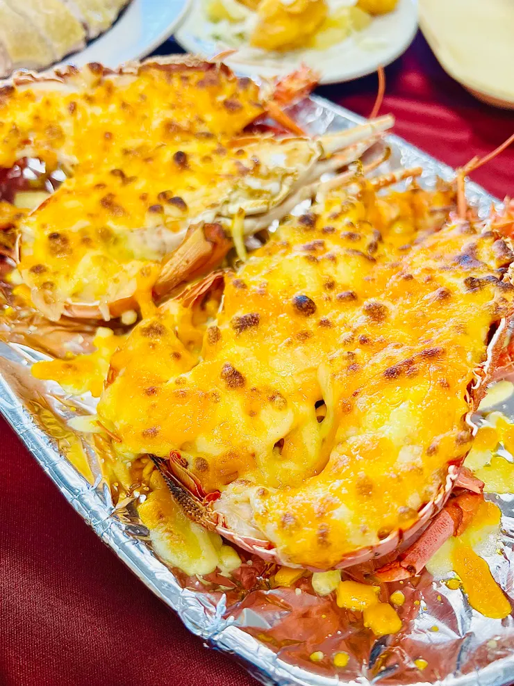 花蓮靠海盛產海鮮，最出名的是活龍蝦料理，cp值高且新鮮，現撈現煮是龍蝦老饕的最愛。  I攝影:Sunnyah