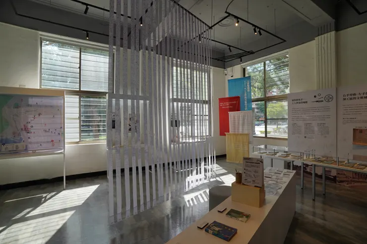 高雄文學館一樓展間不時能見到的詩意光景(©陳坤毅)