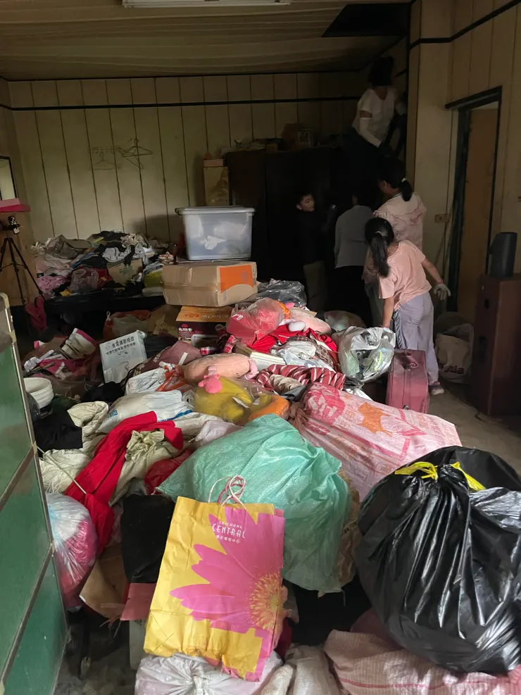 從閣樓上搬下來的物品