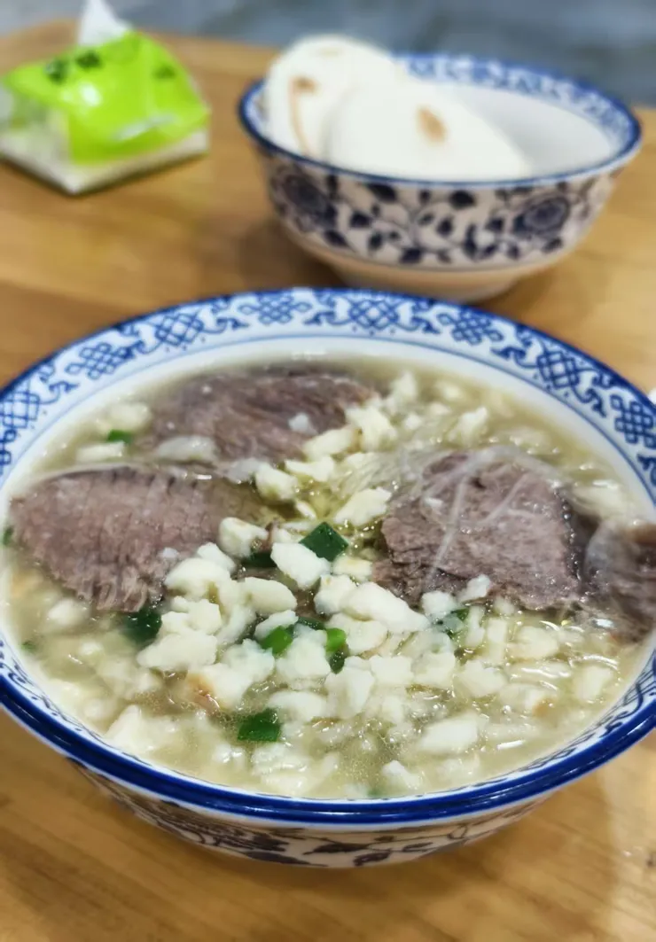 這碗是店家幫我掰好的