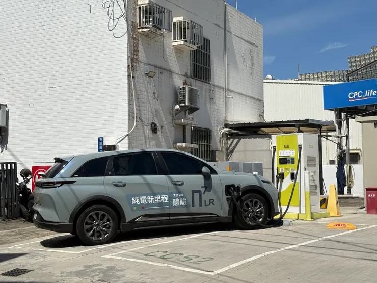 裕隆《愛的里程數》平台，租借電動車，讓愛發電，每一哩都不缺席