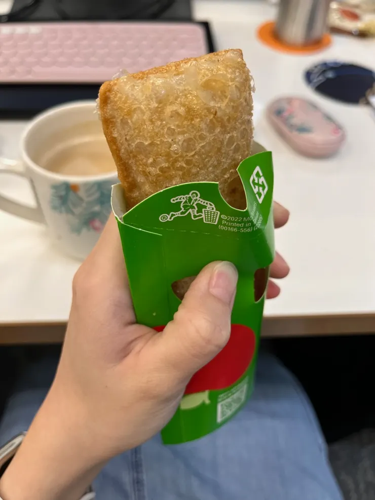 前天失心風買了吃不完的蘋果派。