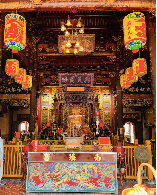 南瑤宮主祀天上聖母