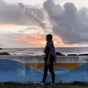 悄悄的世界的沙龍