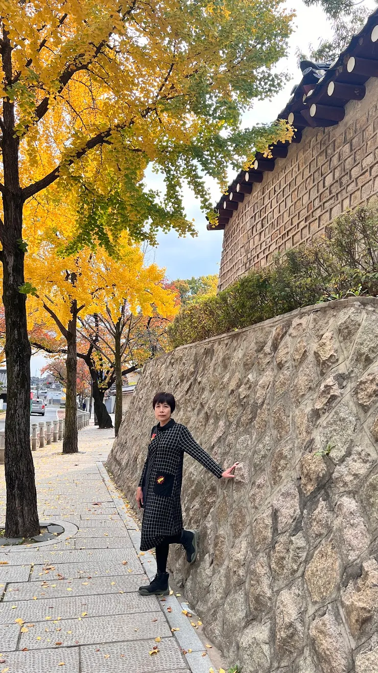 下方的石牆感覺是比較古老時候的。