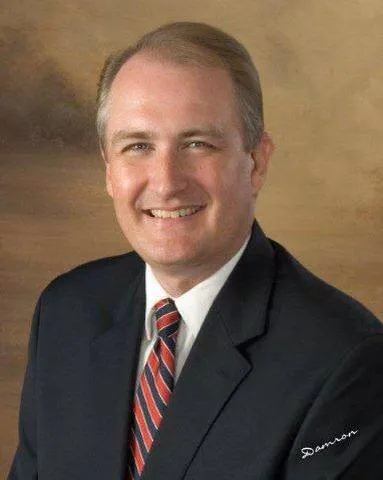 羅傑．福特（易恩孚能源公司總裁）