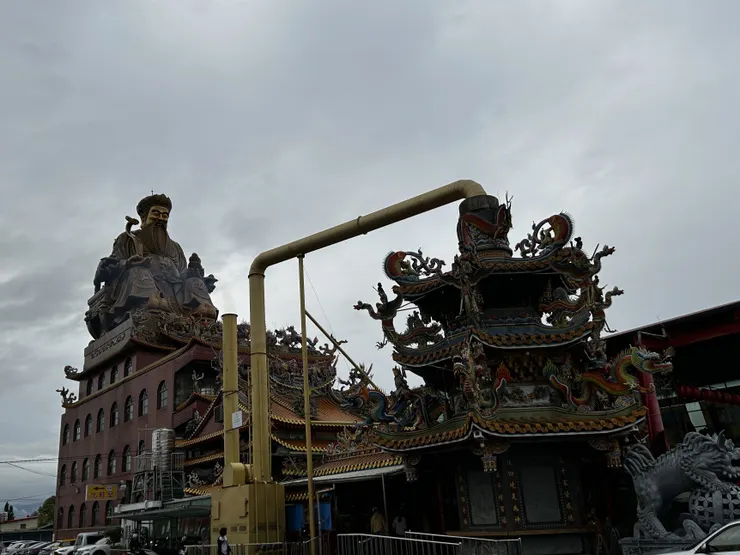 遠觀最大土地公像