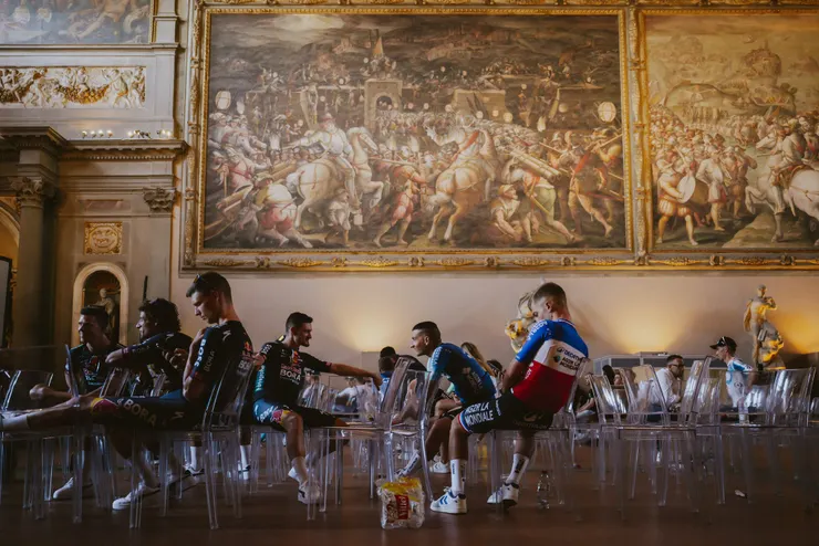 你曾見過這樣的比賽休息區?(圖片來源:環法官方推特)