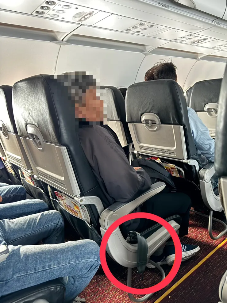 安全帶並沒有確實繫上