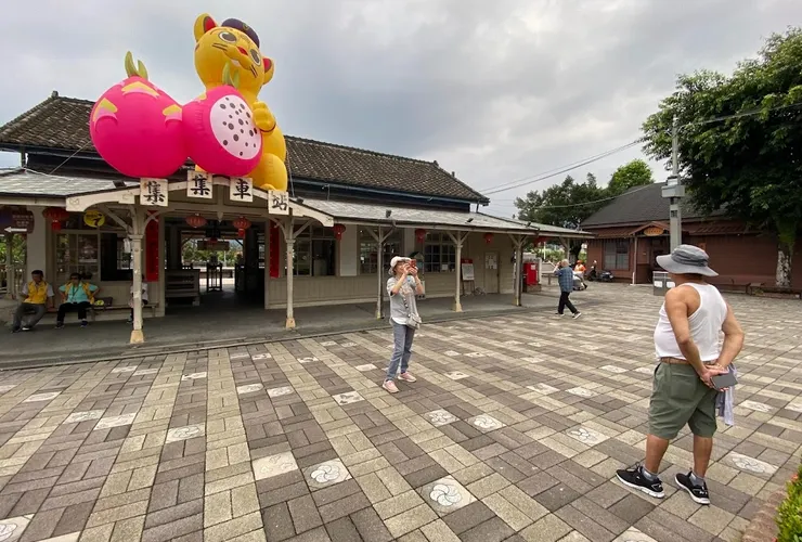 集集火車站,我第二次去,前一次是近十年前,搭的火車;爸媽是第一次去,也是我第一次開車進去。