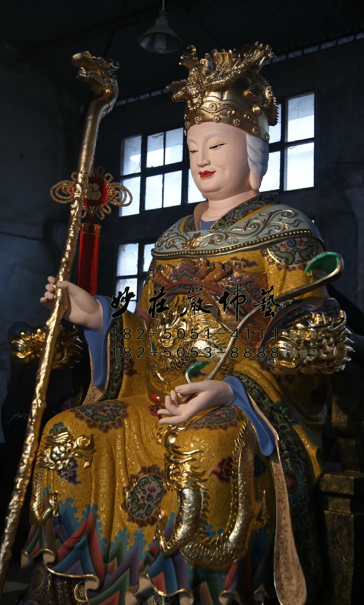 龍母塑像左側現場實拍圖