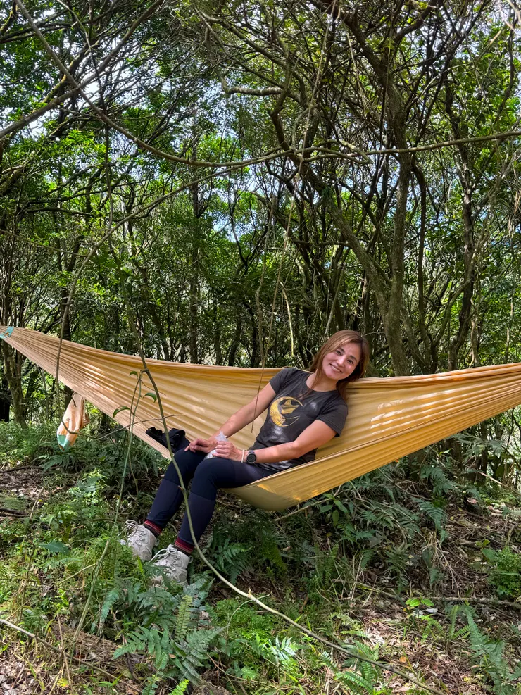 去年到韓國買回來的吊床終於派上用場了