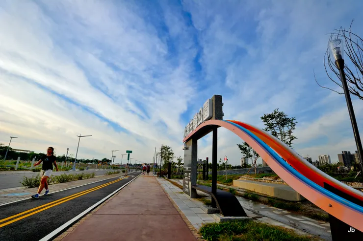 我懷念不被遮蔽的雲天視屏