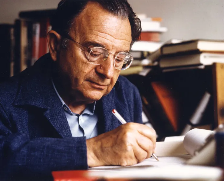 Erich Fromm。《愛的藝術》、《逃避自由》等書之作者
