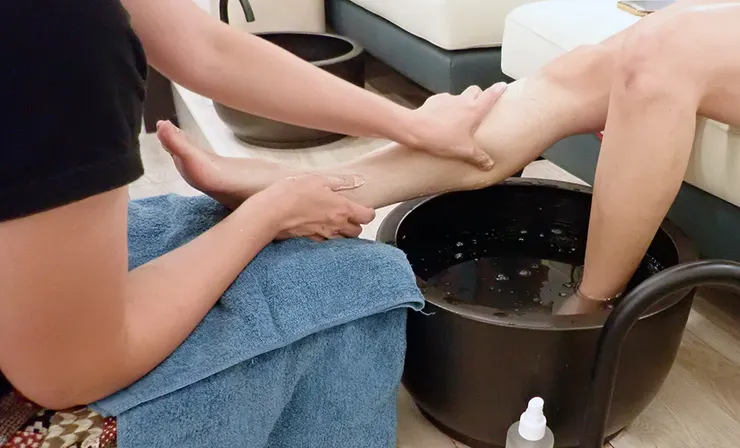 台北泰式按摩推薦【花廂鳥語】精油按摩，五行精油│泰式按摩推薦（預約制）