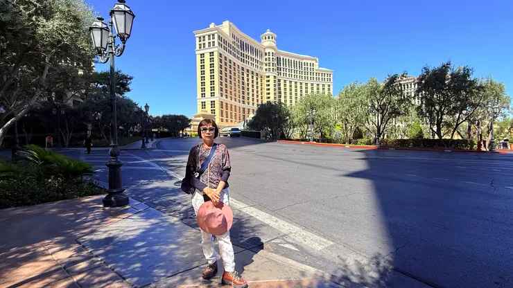 日正當中的百樂宮