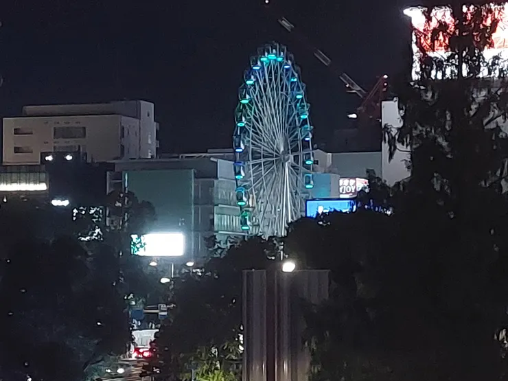 近拍一張摩天輪