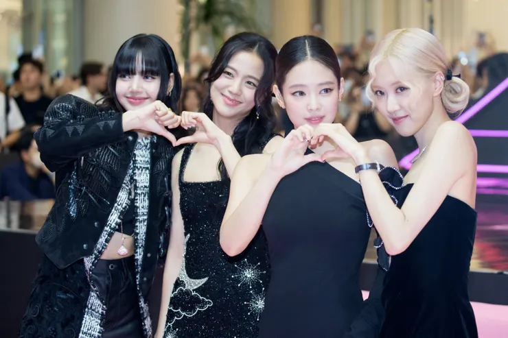 ⭡BLACKPINK 四人於各領域大放異彩