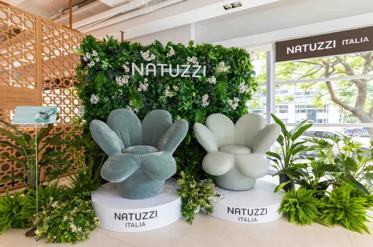▲NATUZZI 內湖旗艦店全面改裝開幕，總部獻上大禮「Fiore花瓣椅」，象徵「NATUZZI舒適圈於台灣綻放」。(照片提供 NATUZZI拉圖誌)