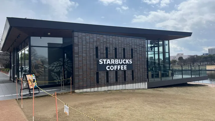 星巴克總是能以各種姿態，出現在各個景點。