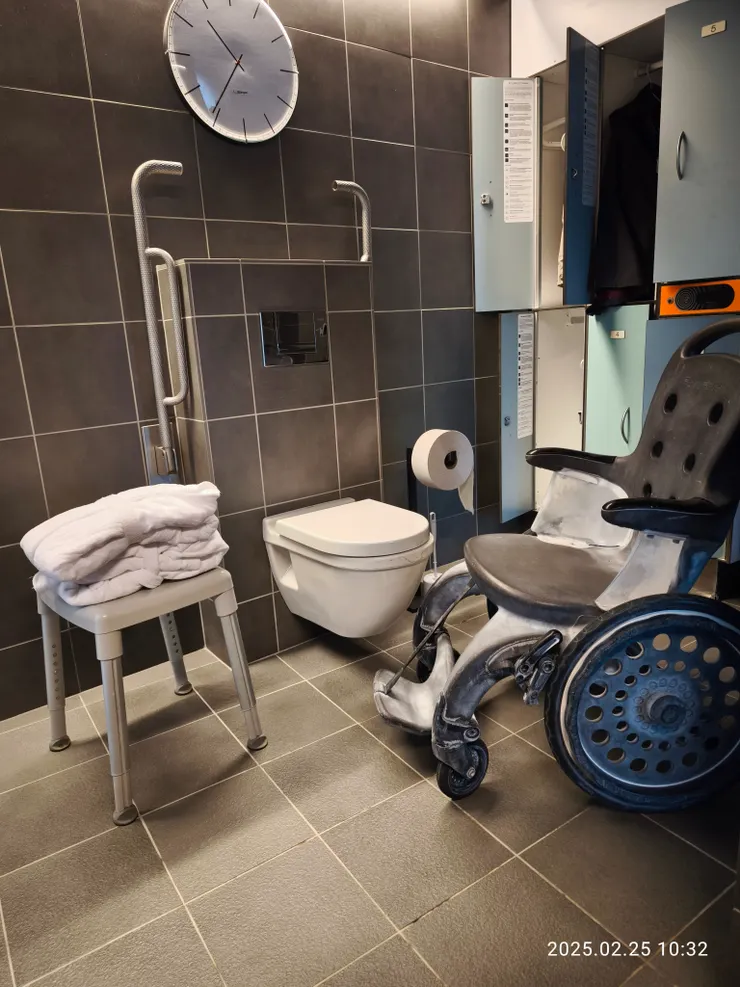 藍湖的無障礙更衣室