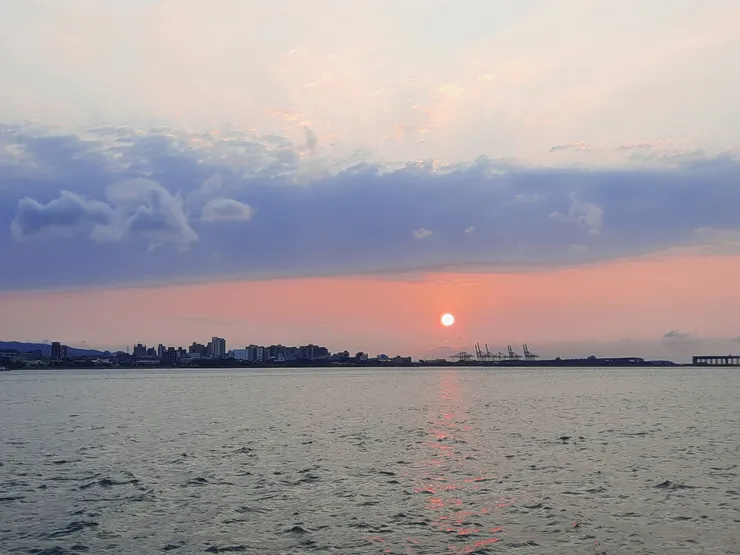 淡水河太陽西下特寫