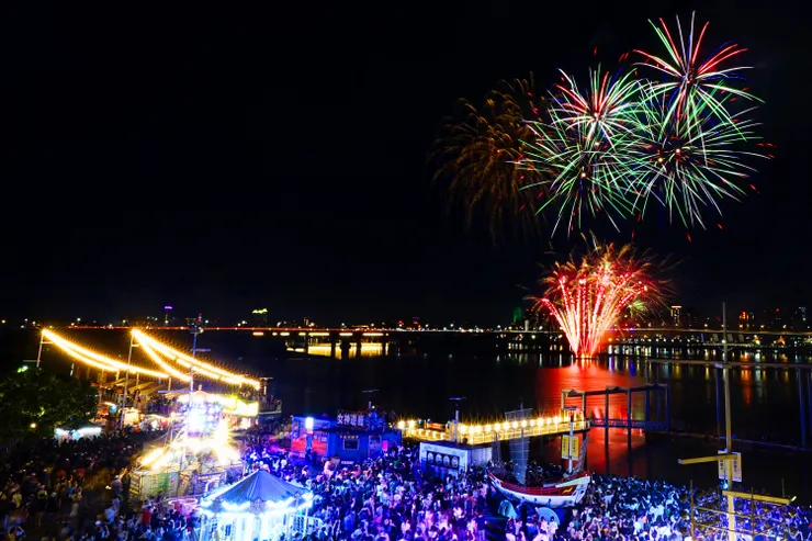 （9）日、16日主題煙火秀將加碼為360秒。