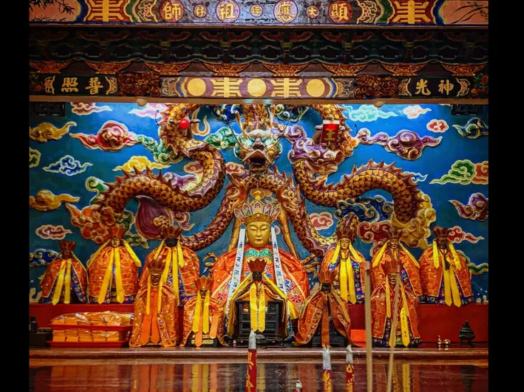 顯應祖師廟內有四十多尊神像