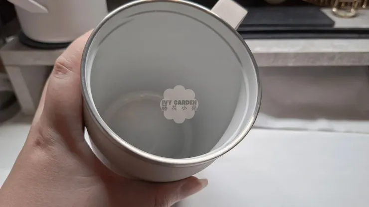 咖啡、茶、牛奶都能裝，陶瓷內膽不卡味不卡色